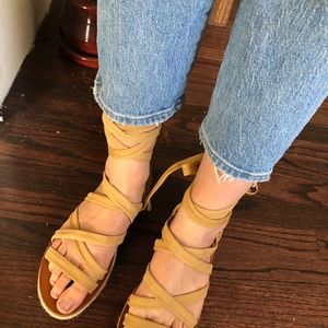 NWOT  Lucky Brand Dalty Lace Up Sandal Sandbox